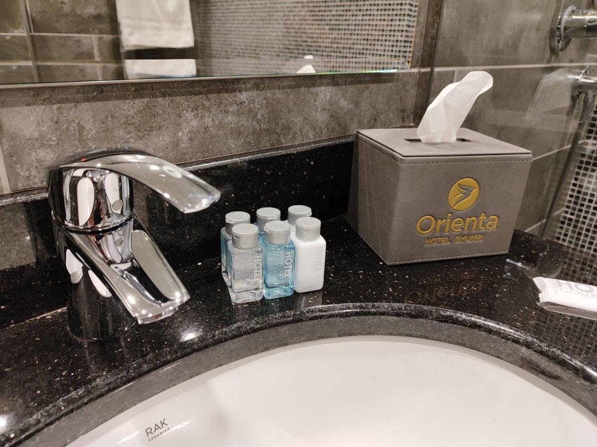 Orienta Hotel Гюмри Экстерьер фото