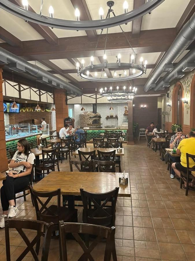 Orienta Hotel Гюмри Экстерьер фото