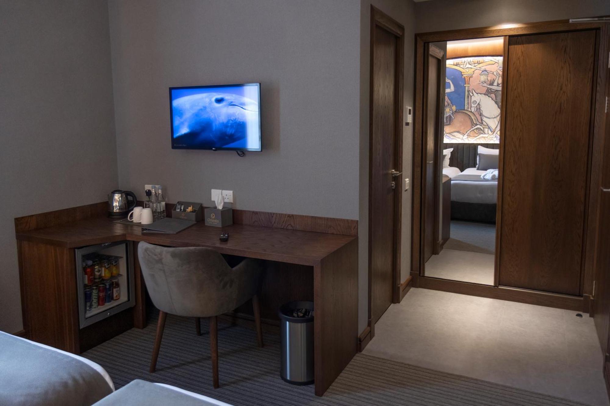 Orienta Hotel Гюмри Экстерьер фото