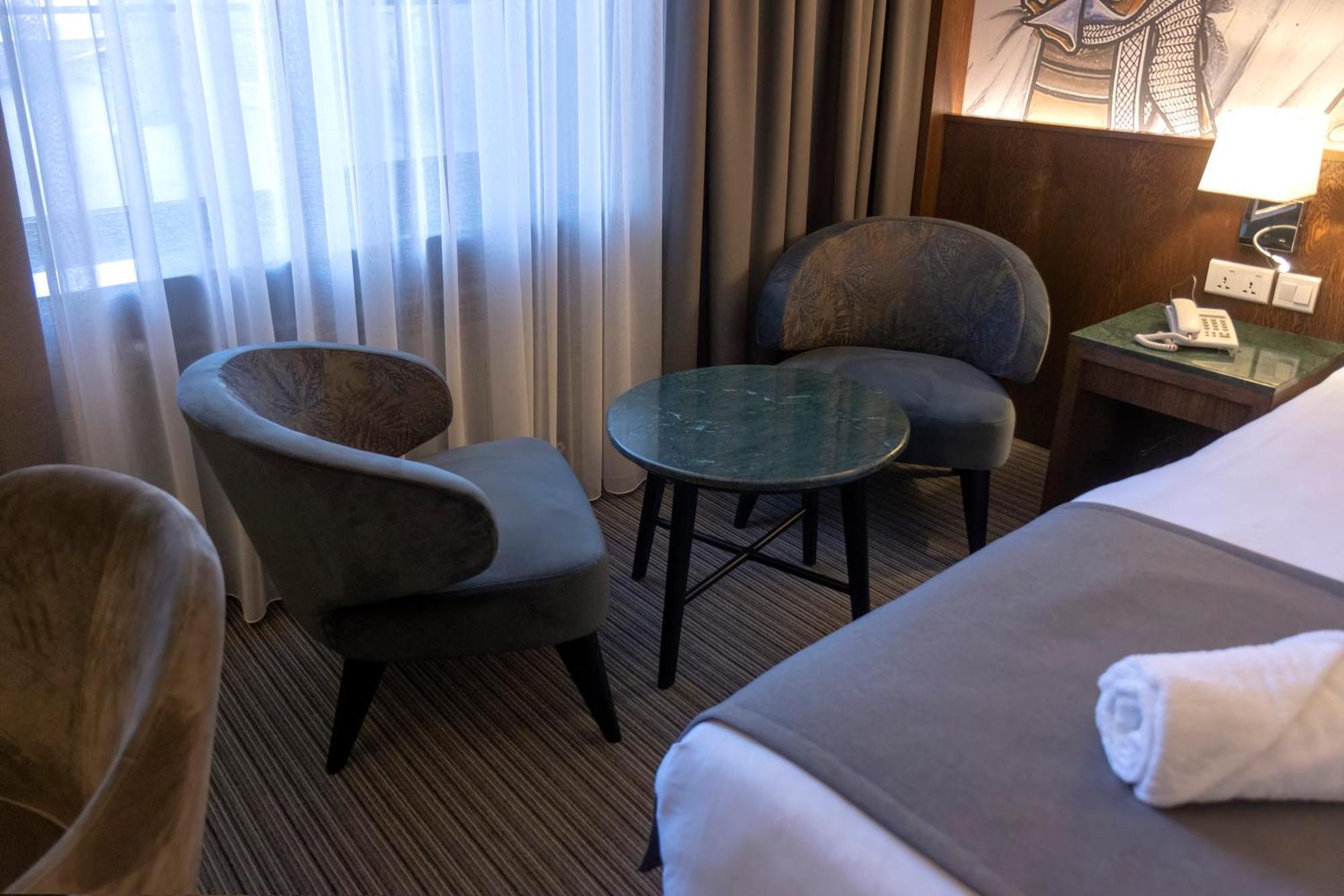 Orienta Hotel Гюмри Экстерьер фото
