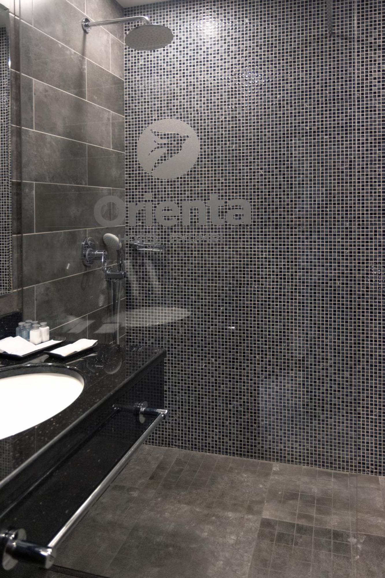 Orienta Hotel Гюмри Экстерьер фото