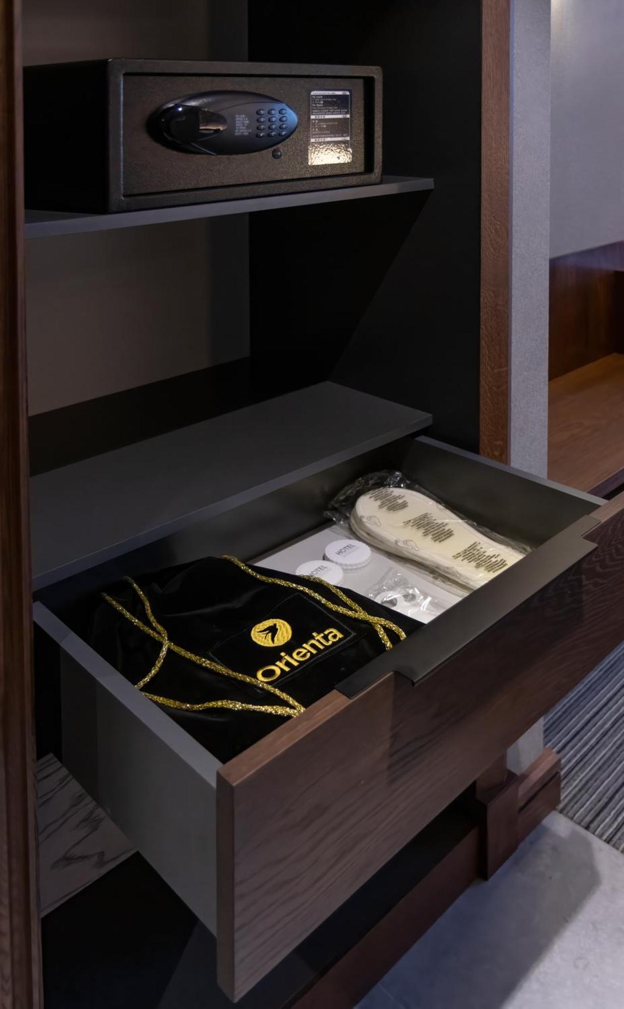 Orienta Hotel Гюмри Экстерьер фото